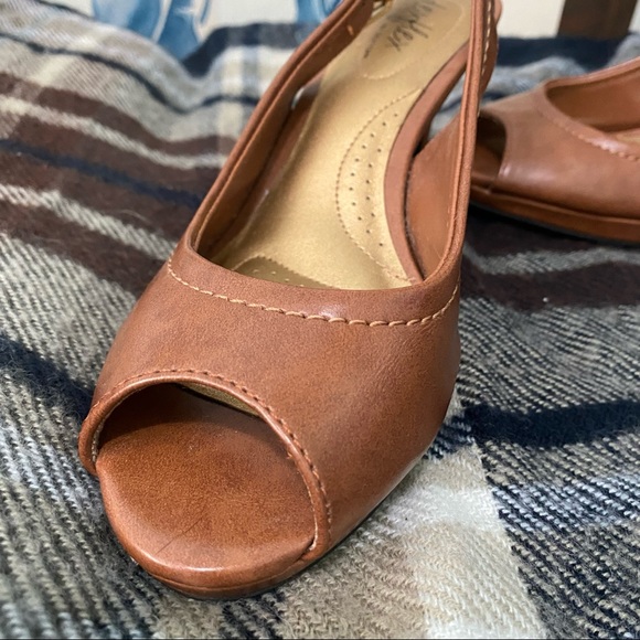 4 for $20 Dexflex Comfort Shoes Heels - Picture 6 of 11